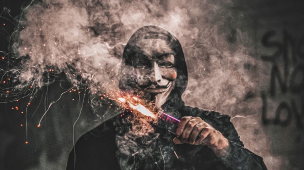 «Мы Anonymous. Нас легион. Мы идем». Команда хакеров угрожает Илону Маску из-за его влияния на криптовалюты
